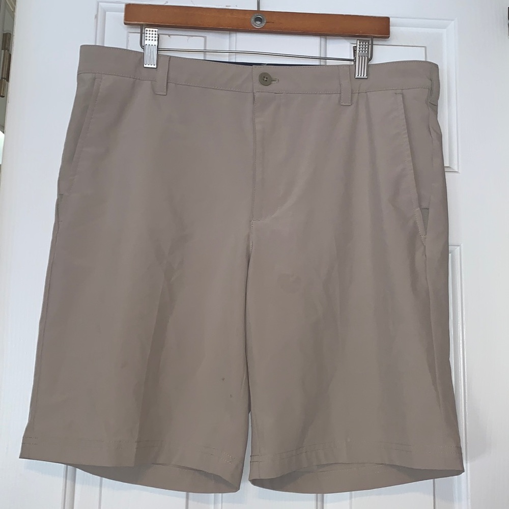 Izod Men’s Golf Shorts
